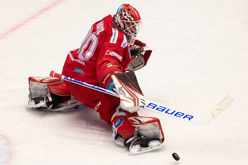 Utkání 2. kola semifinále play-off Generali České pojišťovny mezi HC Oceláři Třinec a BK Mladá Boleslav. 4. dubna 2021 v Třinci. Ondřej Kacetl.