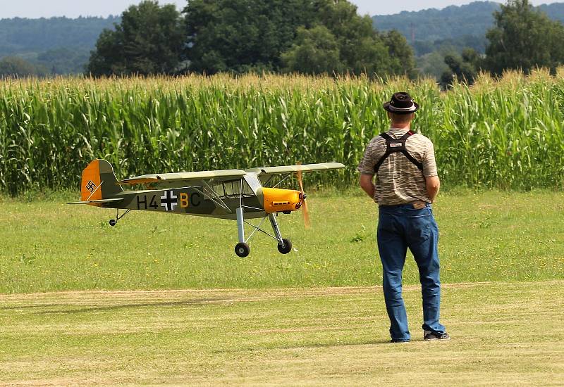 Pobeskydský aviatický klub na letišti v Bahně ve Frýdku-Místku uspořádal největší modelářskou akci na Moravě. Frýdek-Místek, 31. července 2021.