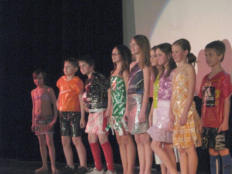 Žáci 4. ZŠ z Frýdku-Místku se předvedli veřejnosti na školní akademii v kine Petra Bezruče