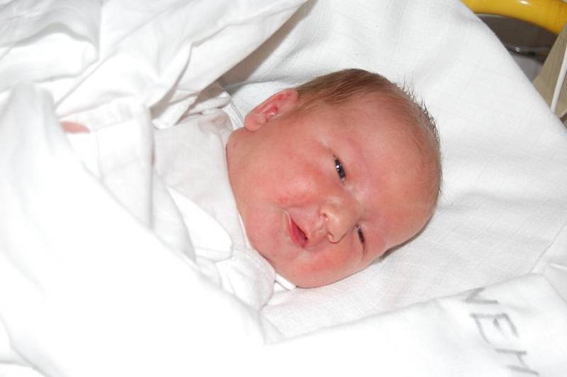 Amálie Kubalová, Třinec, nar. 15.1., 51 cm, 3,77 kg, nemocnice Třinec. 