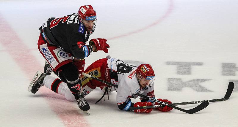 Třinec - Hradec Králové. Semifinále play-off.