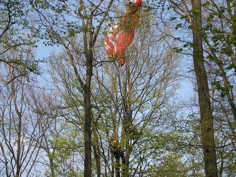Záchrana polského paraglidisty v Beskydech.