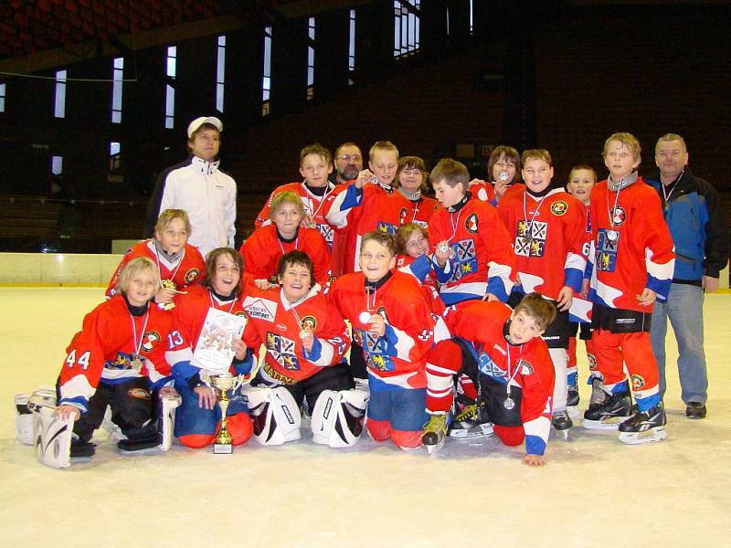 Mladí hokejisté Frýdku-Místku skončili na domácím turnaji na pěkném druhém místě. 