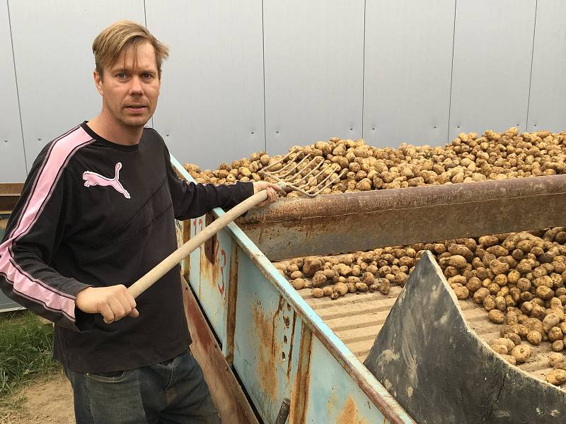 Kamil Kublák hospodaří s celou rodinou na farmě Kublák.