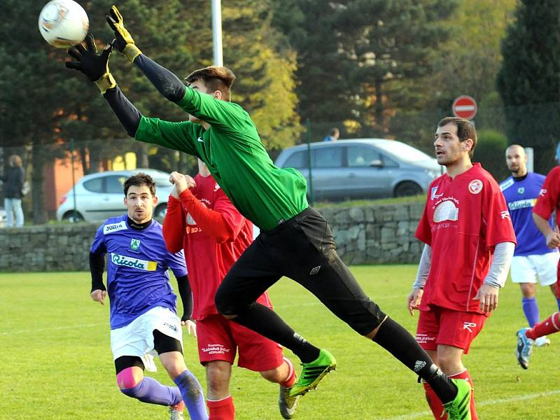 Derby nakonec lépe zvládli fotbalisté Sedlišť, kteří díky gólu Kmošťáka vyhráli v Čeladné 1:0. 