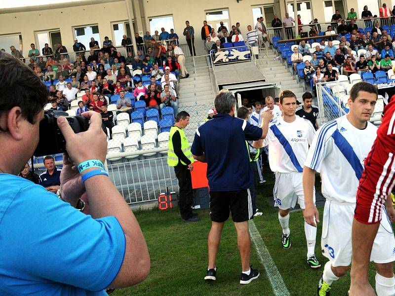 Fotbalisté Frýdku-Místku porazili na svém stadionu druholigového lídra ze Žižkova 1:0, když jedinou branku utkání vstřelil útočník Matúš.