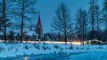 Kostel sv. Bartoloměje v zimě.