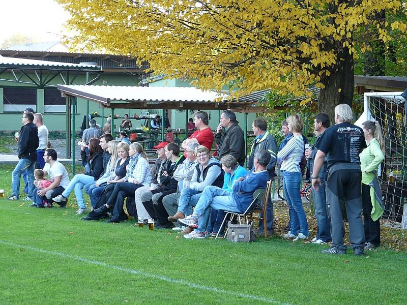 Derby I. B třídy mezi Dobraticemi a Fryčovicemi skončilo nakonec smírem 2:2.