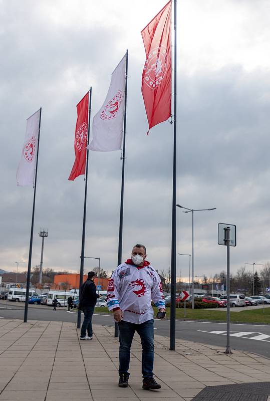 Finále play off hokejové Tipsport extraligy - 1. zápas: HC Oceláři Třinec - Bílí Tygři Liberec, 18. dubna 2021 v Třinci. Fanoušci.