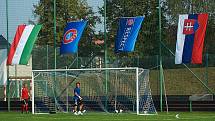 V souboji dvou reprezentačních výběrů fotbalistů do 18 let se nakonec z výhry nad Slovenskem radovali mladí Maďaři 1:0. 