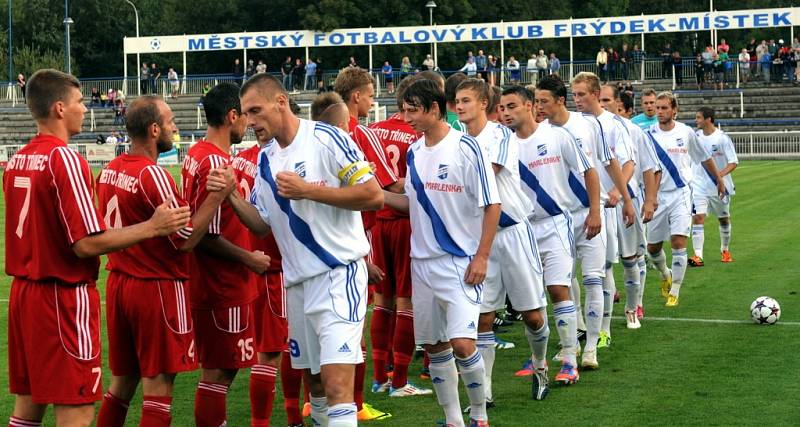 Derby utkání 2. kola Poháru České pošty dopadlo ve frýdeckých Stovkách lépe pro hosty z Třince. 