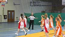 Utkání nejmladších minižákyň U11 mezi BK Frýdek-Místek a Basket Ostrava ze dne 2. února 2012.