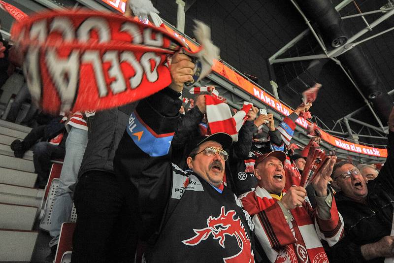 Čtvrtfinále play off hokejové extraligy - 4. zápas: HC Oceláři Třinec - HC Dynamo Pardubice, 21. března 2018.