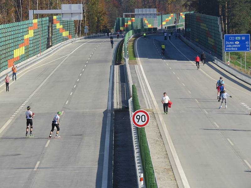 V Třinci byl slavnostně otevřen obchvat v úseku mezi Nebory a Bystřicí.