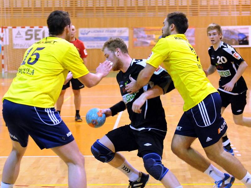 Házenkáři Frýdku-Místku důležité derby utkání s Karvinou zvládli, když je na domácí palubovce porazili 30:25. 