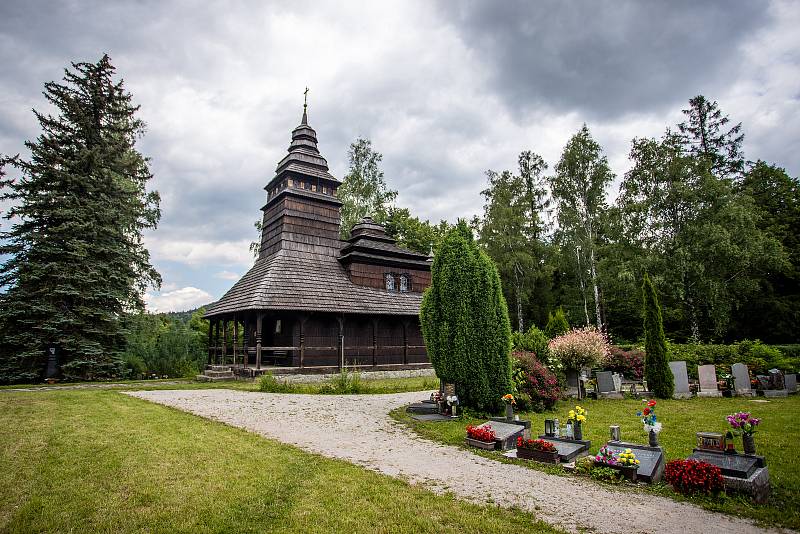 Dřevěný kostelík sv. Prokopa a Barbory, 12. července 2020 v Kunčicích pod Ondřejníkem.