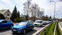 Až do poloviny května musí řidiči počítat s kolonami a zhoršeným průjezdem Frýdku-Místku, hlavně ve směru na Frýdlant nad Ostravicí, 28. dubna 2021 ve Frýdku-Místku.