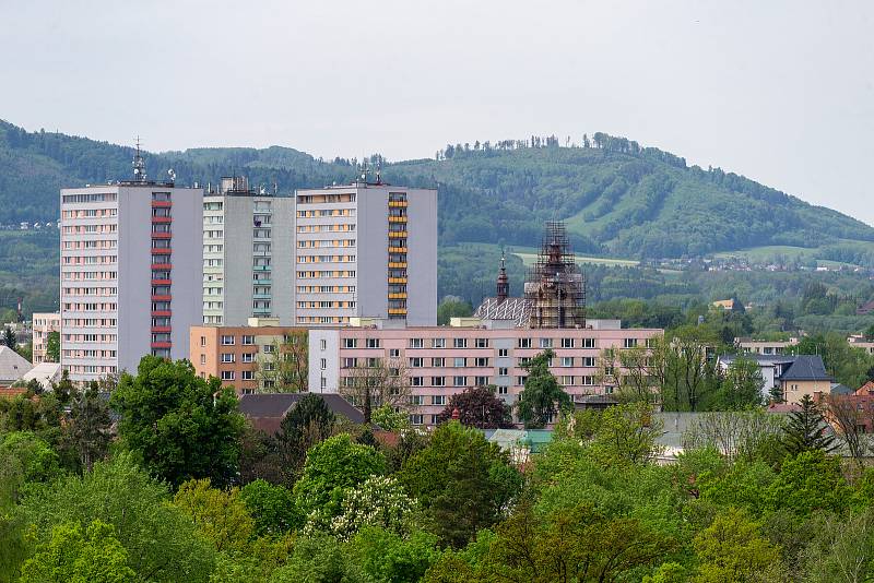 Pohled na město z Hotelu Centrum, 12 května 2022 ve Frýdku-Místku.