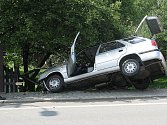 Řidič osobního automobilu v pondělí 27. června kolem půl třetí odpoledne nezvládl řízení a havaroval na Bruzovské ulici ve Frýdku-Místku.