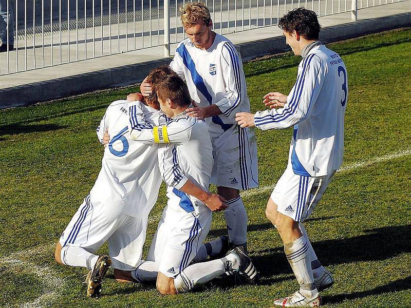 Fotbalisté třetiligového Frýdku-Místku zdolali na závěr podzimu béčko Slovácka 2:1.