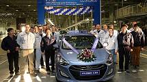 V Nošovicích oficiálně zahájili sériovou výrobu modelu Hyundai i30 nové generace. Vůz byl předtím prezentován pouze ve Frankfurtu a v Praze, k tuzemským dealerům se dostane v únoru.