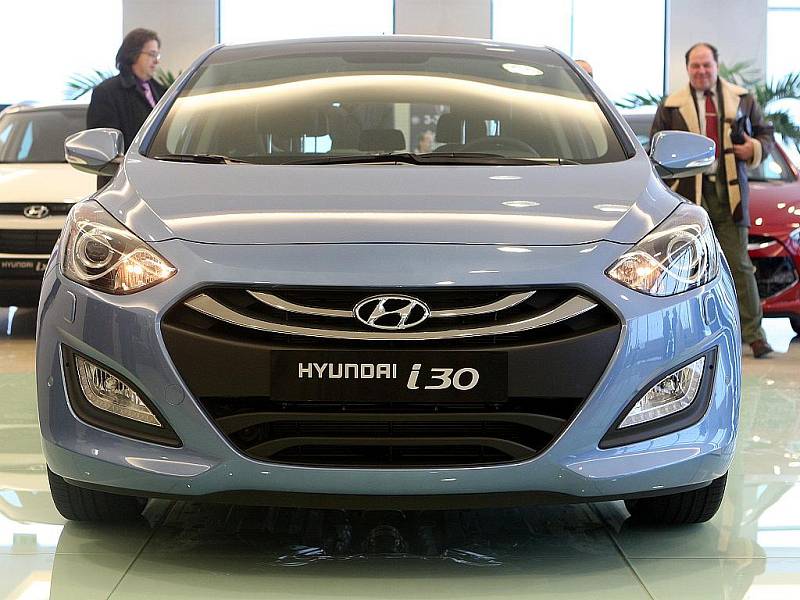 V Nošovicích oficiálně zahájili sériovou výrobu modelu Hyundai i30 nové generace. Vůz byl předtím prezentován pouze ve Frankfurtu a v Praze, k tuzemským dealerům se dostane v únoru.