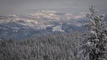 Turistická chata Severka a panorama Beskyd, 15. ledna 2021 v Dolní Lomné.