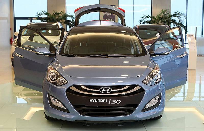 V Nošovicích oficiálně zahájili sériovou výrobu modelu Hyundai i30 nové generace. Vůz byl předtím prezentován pouze ve Frankfurtu a v Praze, k tuzemským dealerům se dostane v únoru.