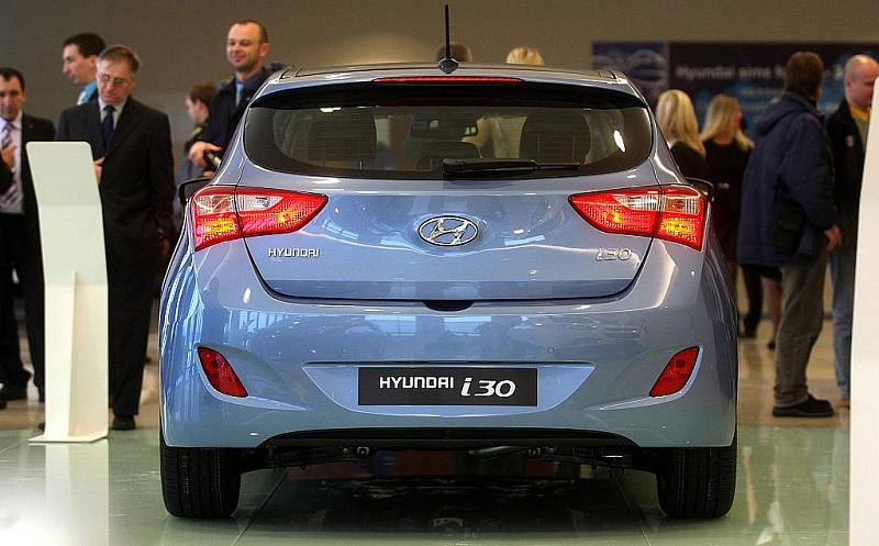 V Nošovicích oficiálně zahájili sériovou výrobu modelu Hyundai i30 nové generace. Vůz byl předtím prezentován pouze ve Frankfurtu a v Praze, k tuzemským dealerům se dostane v únoru.