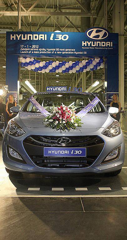 V Nošovicích oficiálně zahájili sériovou výrobu modelu Hyundai i30 nové generace. Vůz byl předtím prezentován pouze ve Frankfurtu a v Praze, k tuzemským dealerům se dostane v únoru.