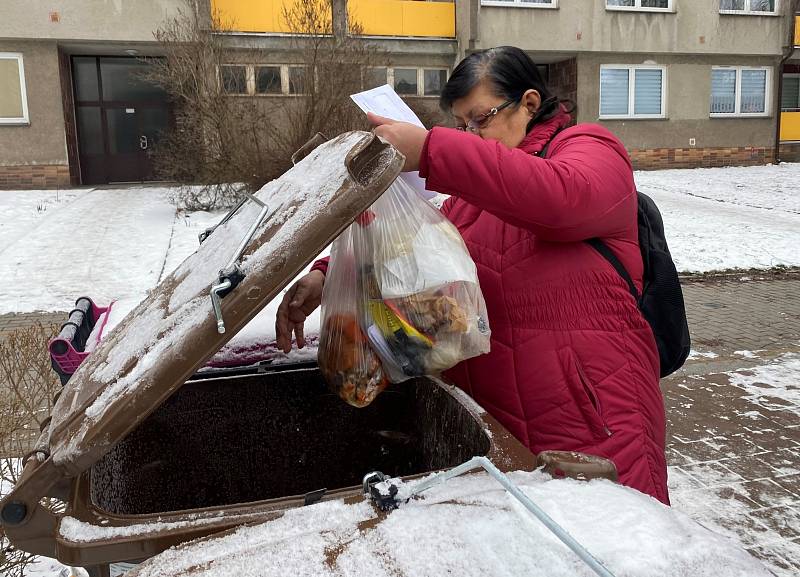 Nádoba na gastro odpad v Třinci, únor 2023.