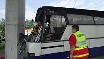 Cvičení složek IZS při simulované havárii autobusu v Mostech u Jablunkova. 