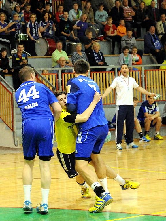 V utkání, kdy se skóre přelévalo po celý hrací čas ze strany na stranu, se nakonec z těsného vítězství radovali hosté z Hranic. SKP Frýdek-Místek – Cement Hranice 26:27.