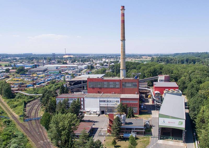 Teplárna ve Sviadnově zásobující Frýdek-Místek přestavuje dva kotle na plyn, budou jako záložní, hlavním palivem je tu totiž ekologická regionální biomasa, 12.8.2022.
