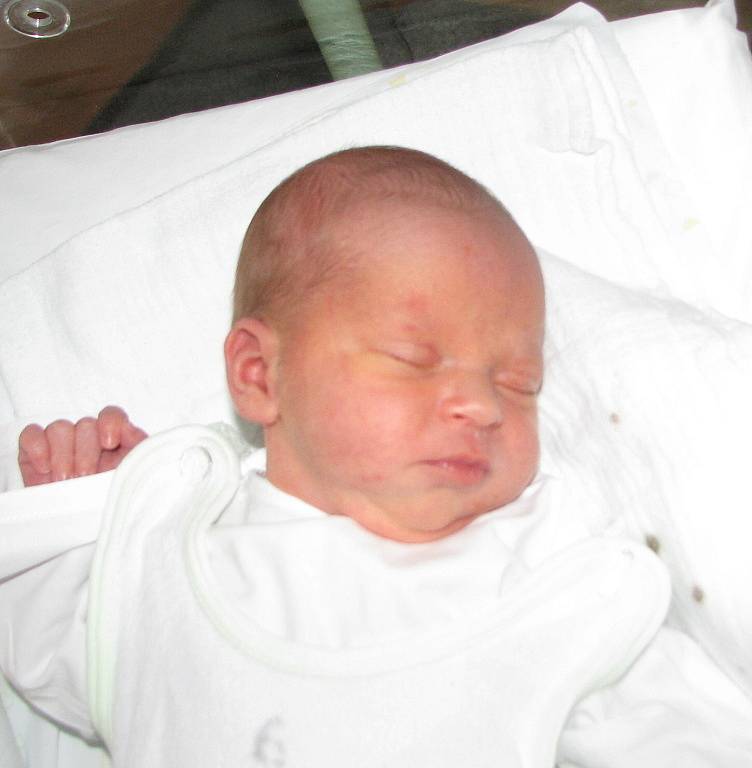 Dominik Žáčik, Frýdlant nad Ostravicí, nar. 25.9., 48 cm, 3,15 kg, nemocnice Frýdek-Místek. 