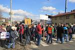 Ve Frýdku-Místku se v pátek odpoledne uskutečnila blokáda silničního průtahu, po kterém denně jezdí desetitisíce vozidel. 