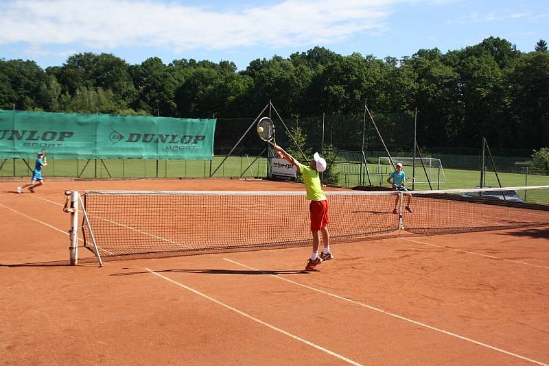 Tenisový turnaj mladších žáků v Havířově. 