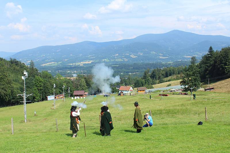 Na Opálené se stříhaly ovečky novozélandským stylem.