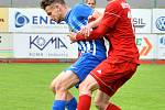 Třinečtí fotbalisté (v červeném) se s fanoušky rozloučili vysokým vítězstvím 4:0 nad Prostějovem.