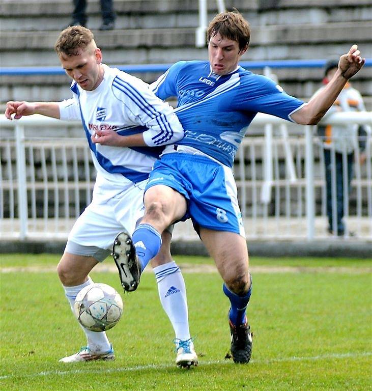 Fotbalisté Frýdku-Místku se protrápili k těsné výhře 1:0 nad týmem Zábřehu a dostali se už do čela třetiligové tabulky.