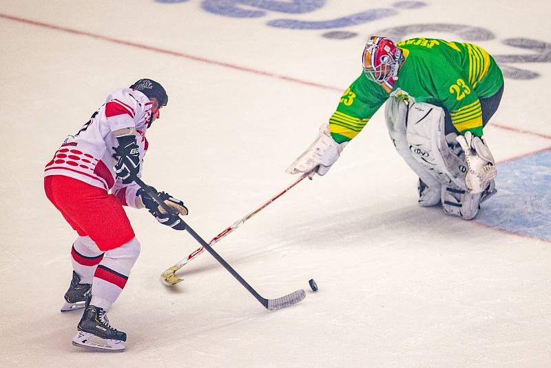 Exhibiční utkání legend v repríze finále z roku 1998 mezi HC Železárny Třinec - Petra Vsetín, 8. listopadu 2019 v Třinci.