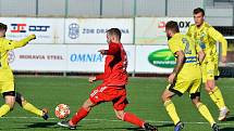 Třinec (v červeném) doma remizoval v podzimní derniéře s Varnsdorfem 1:1.