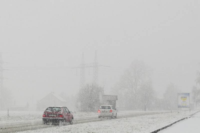 Dopravní komplikace kvůli sněžení na Frýdecko-Místecku. 