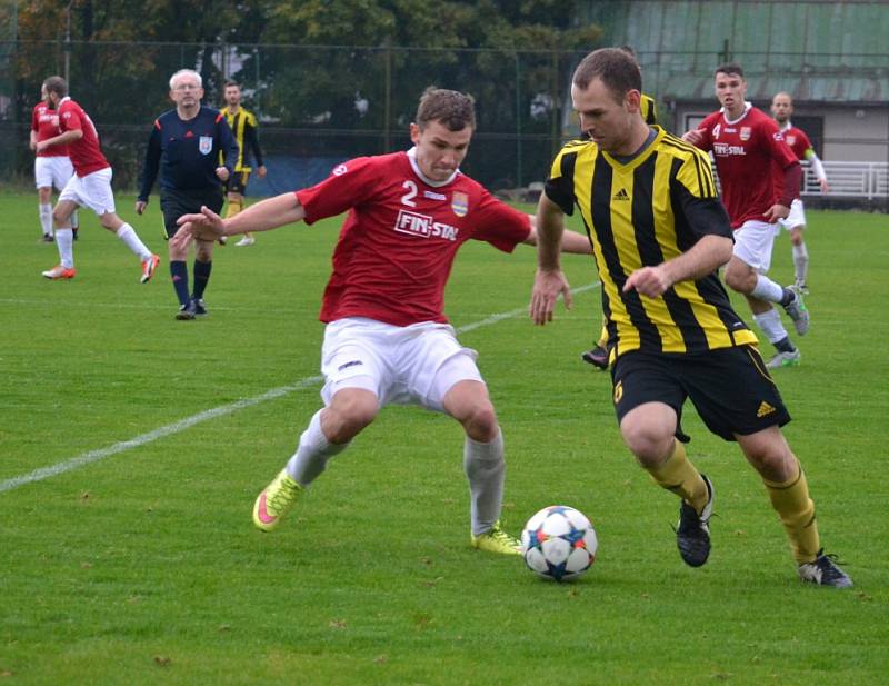 Fotbalisté Lučiny (v červeném) se rozešli s nováčkem I. B třídy z Věřňovic smírně 1:1. 