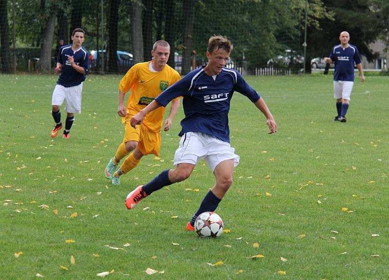 Duel mezi Tošanovicemi a Raškovicemi skončil nakonec těsným vítězstvím hostí 1:2.