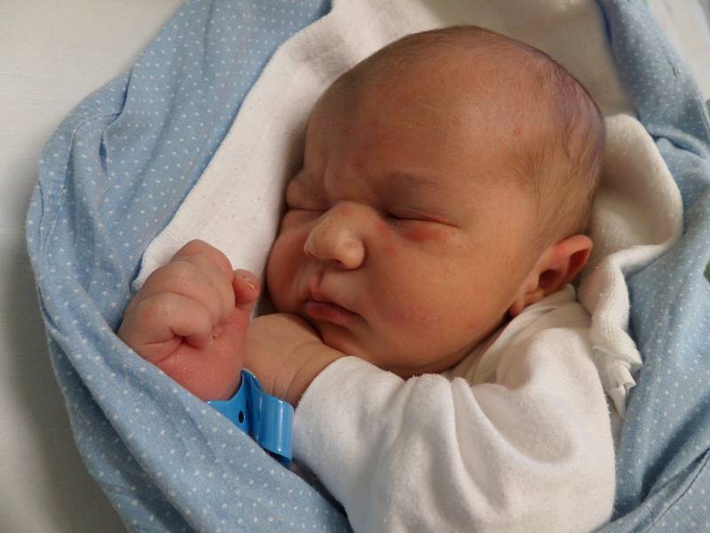 Adrian Szczuka, Dolní Lomná, nar. 4.2., 51 cm, 4 kg, Nemocnice Třinec.