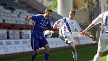 Fotbalisté Sigmy Olomouc B (v modrém) remizovali v MSFL s Frýdkem-Místkem 0:0.