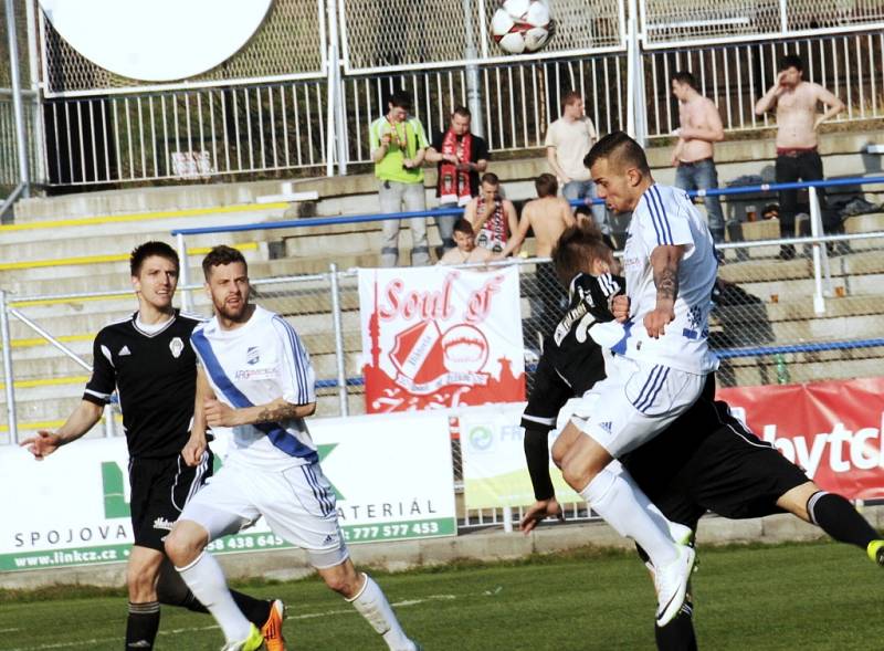 Fotbalisté Frýdku-Místku na domácím hřišti nestačili Žižkovu a podlehli mu 0:2. 