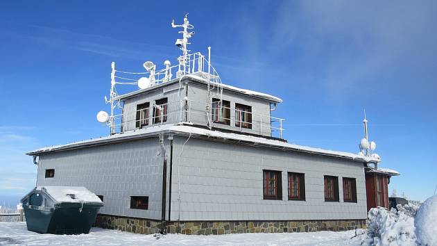 Meteorologická stanice na Lysé hoře v Beskydech. 