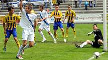 Třetiligoví fotbalisté Frýdku-Místku zdolali v domácím prostředí Uničov 2:0.